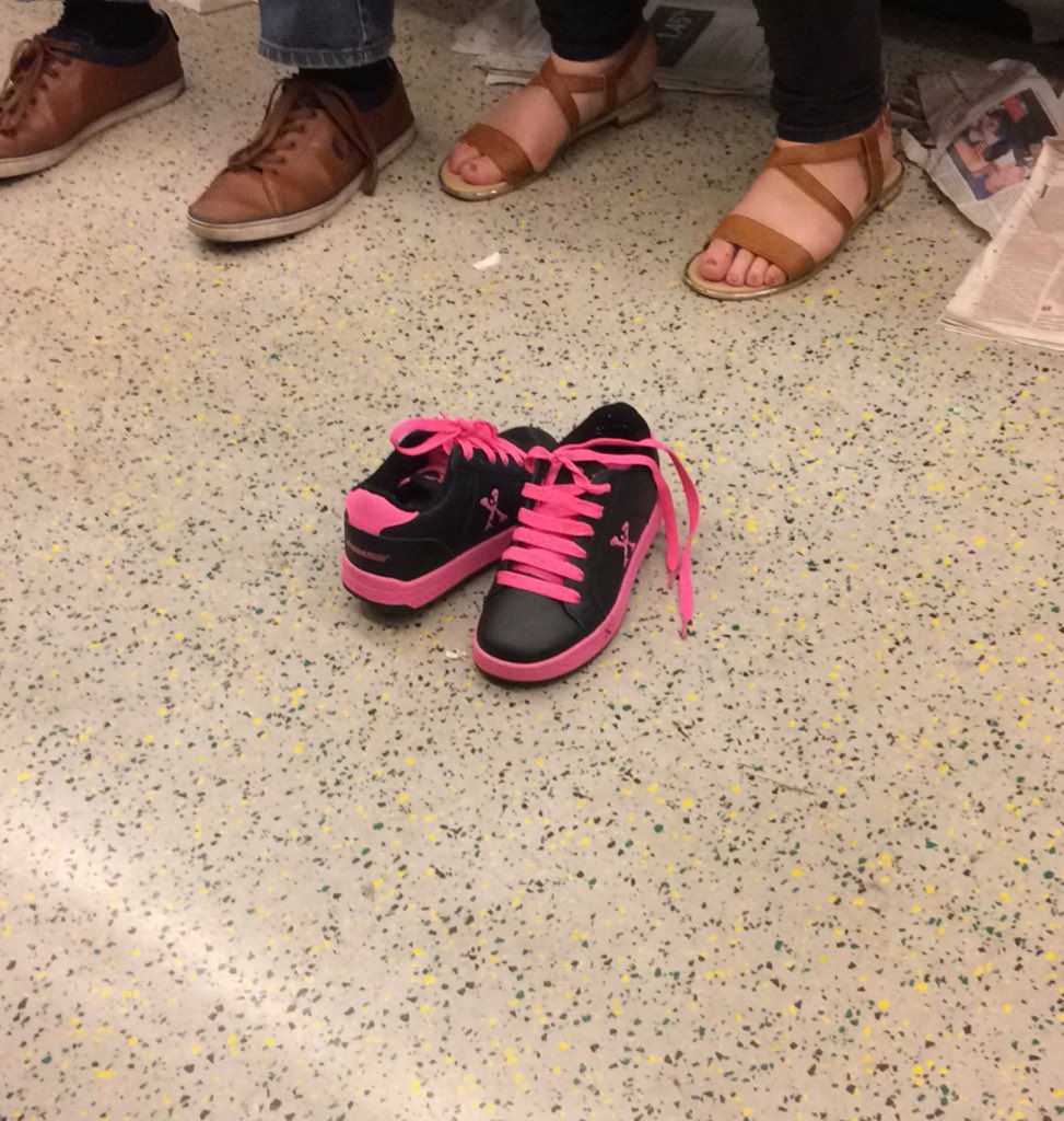 100_paperclips's tweet photo. You do find some odd things on the tube. https://t.co/D4mfENvruT