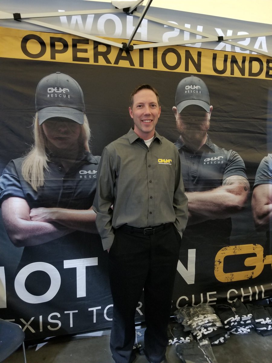 prepperconusa's tweet photo. O.U.R. (Operation Undergeound Railroad) by Brett Bunker at the North Blue Cooking Stage at 5:30 #preppercon https://t.co/5o8NRjl0iC