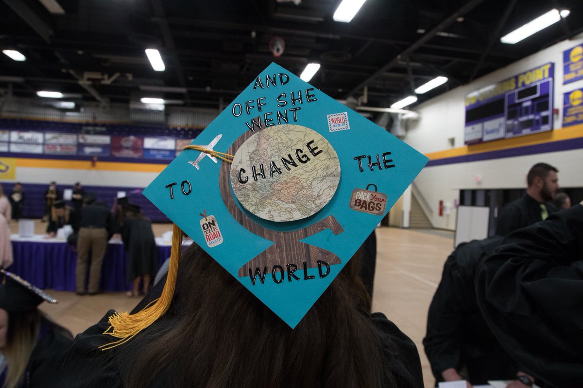 Congrats #UWSP graduates! 🎉 Thank you to all who celebrated at today’s ceremonies. See photos of #UWSPgrad → ow.ly/Rkgc30k5lgg 💜💛🎓