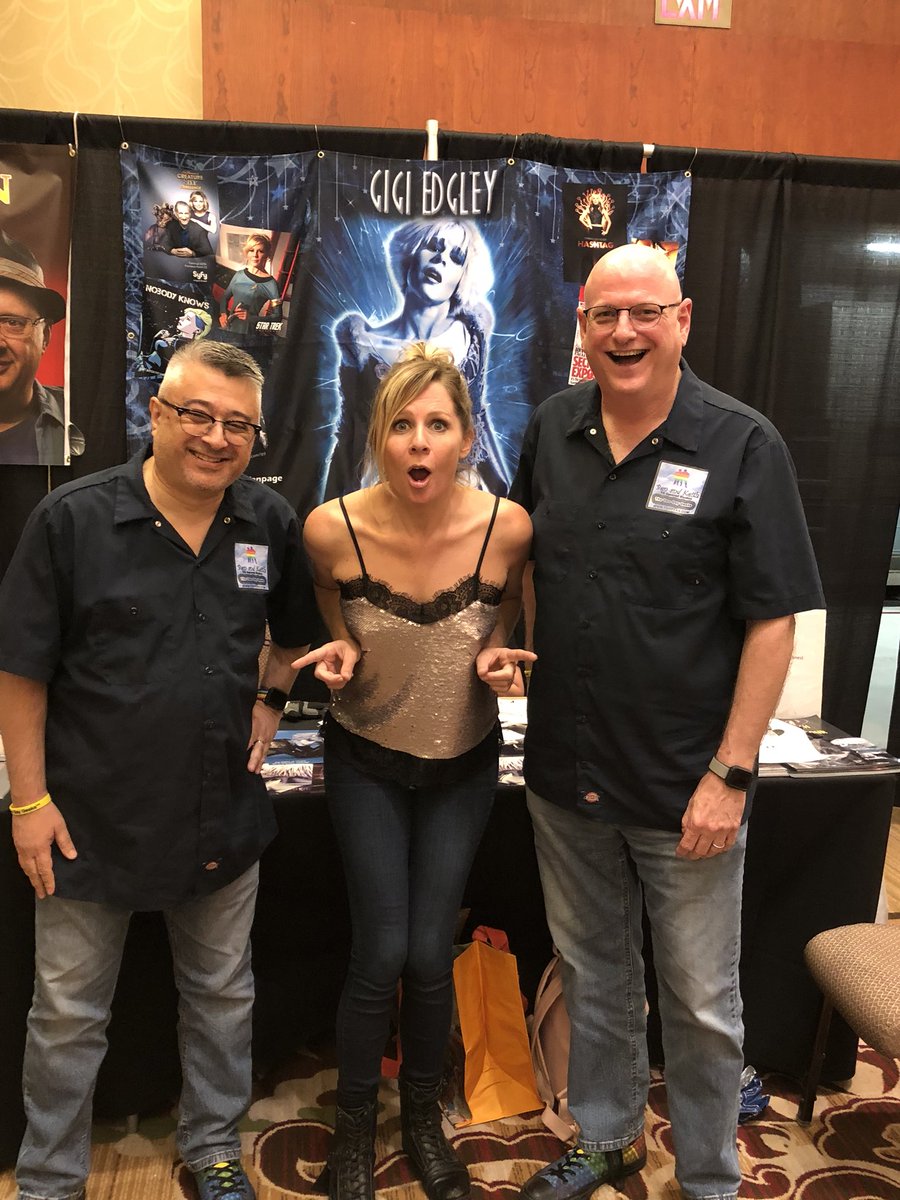 TheTwoGayGeeks's tweet photo. Aaannddd... Now This happened. @GigiEdgley @TGGeeks https://t.co/pD0nOJzZrY