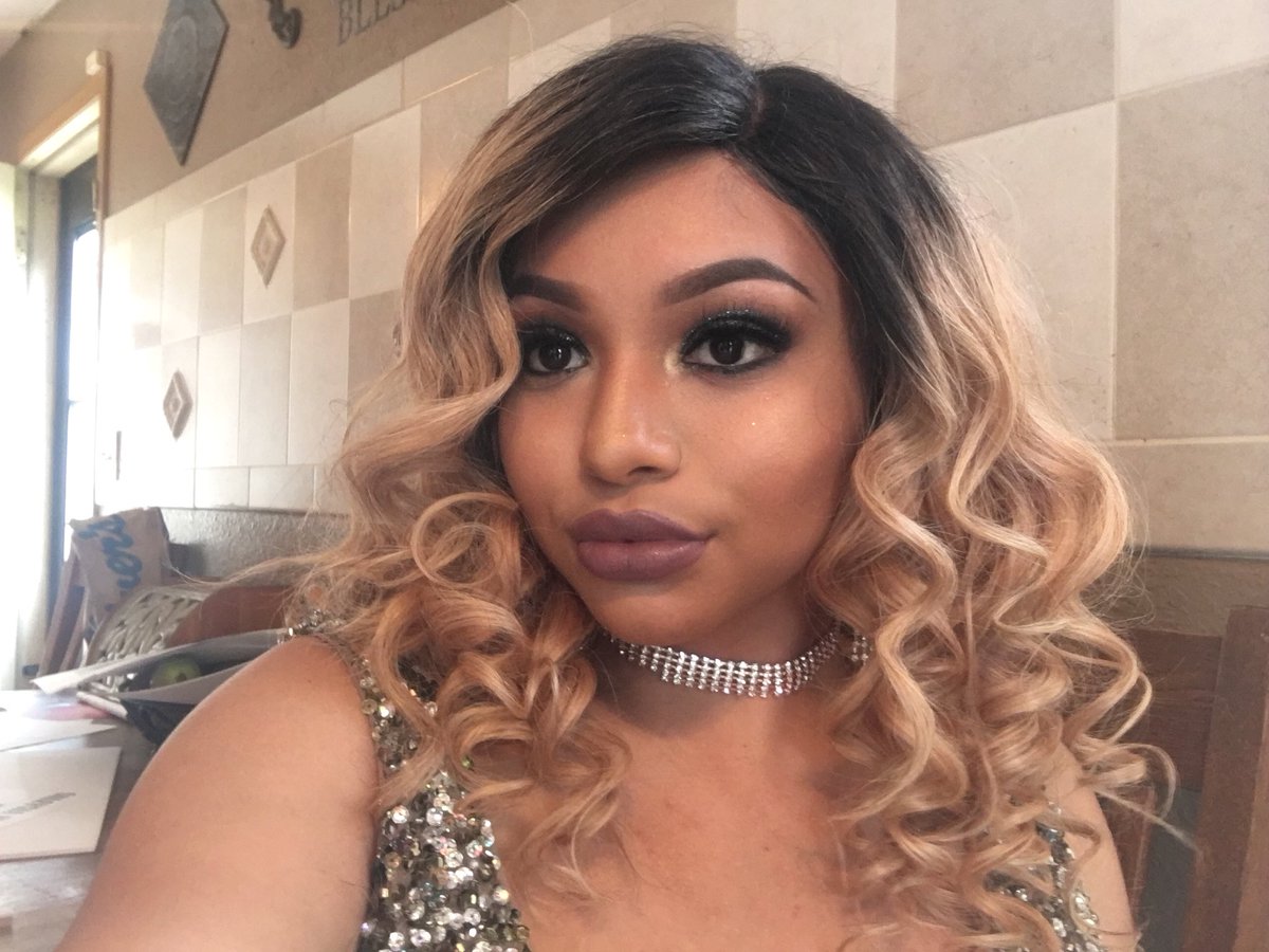 JunoesqueByBree's tweet photo. SWIPE LEFT!!
Client Slayed for Her Prom Day! 💁🏾‍♀️💁🏾‍♀️💁🏾‍♀️ Love This Look Reserve Your Spot Today!
https://t.co/KVH83prId3 
#makeup #makeupbyme #makeupartist #chicago #milwaukee #wisconsin #makeuptutorial #slayqueen #follow #support #book #bookme #prom #prom2018 https://t.co/XzThQqZreG