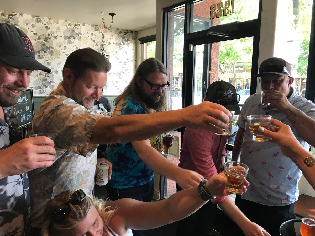 Roxanneavbc's tweet photo. Thank you @TankHouseBBQ for another #BAHL @SacBeerWeek_ #tanktidrick #partyfal @boontbrewer in the HOUSE! https://t.co/RzKOuBIiNM