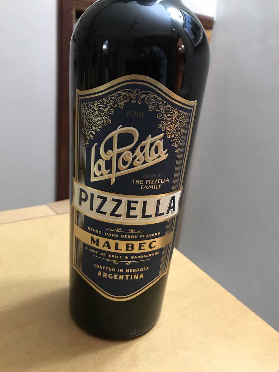 Estebanconde78's tweet photo. No veo la hora de abrir esta belleza #malbec #LaPosta #Pizzella 😍🍷 https://t.co/6ieJu7yyem