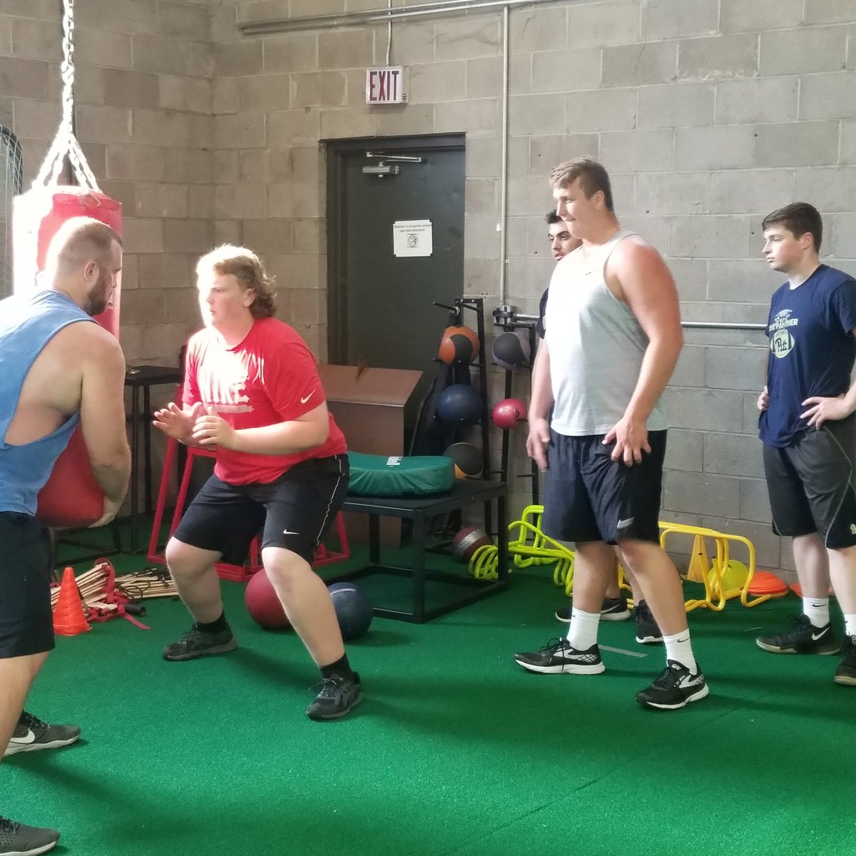 sfasinc's tweet photo. Cory Tucker working with the guys one last session before headed to the CFL. #sfas #mulletsareback https://t.co/aG2ocHz8eg