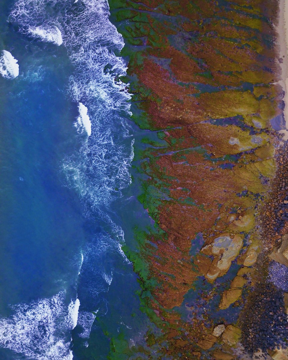 Low tide reveals its true colours.
#Drone #hiddentreasures #hiddencolours