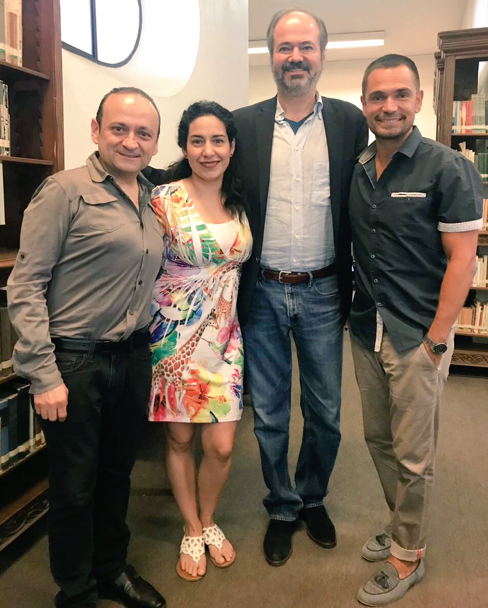 FranciscoRubio_'s tweet photo. Gracias @CreceLeyendoMx por un sábado extraordinario #elhamsterdelpresidente del gran @JuanVilloro56 gustazo amigos @tiare_scanda @laloespana https://t.co/9dzzeAAIUQ