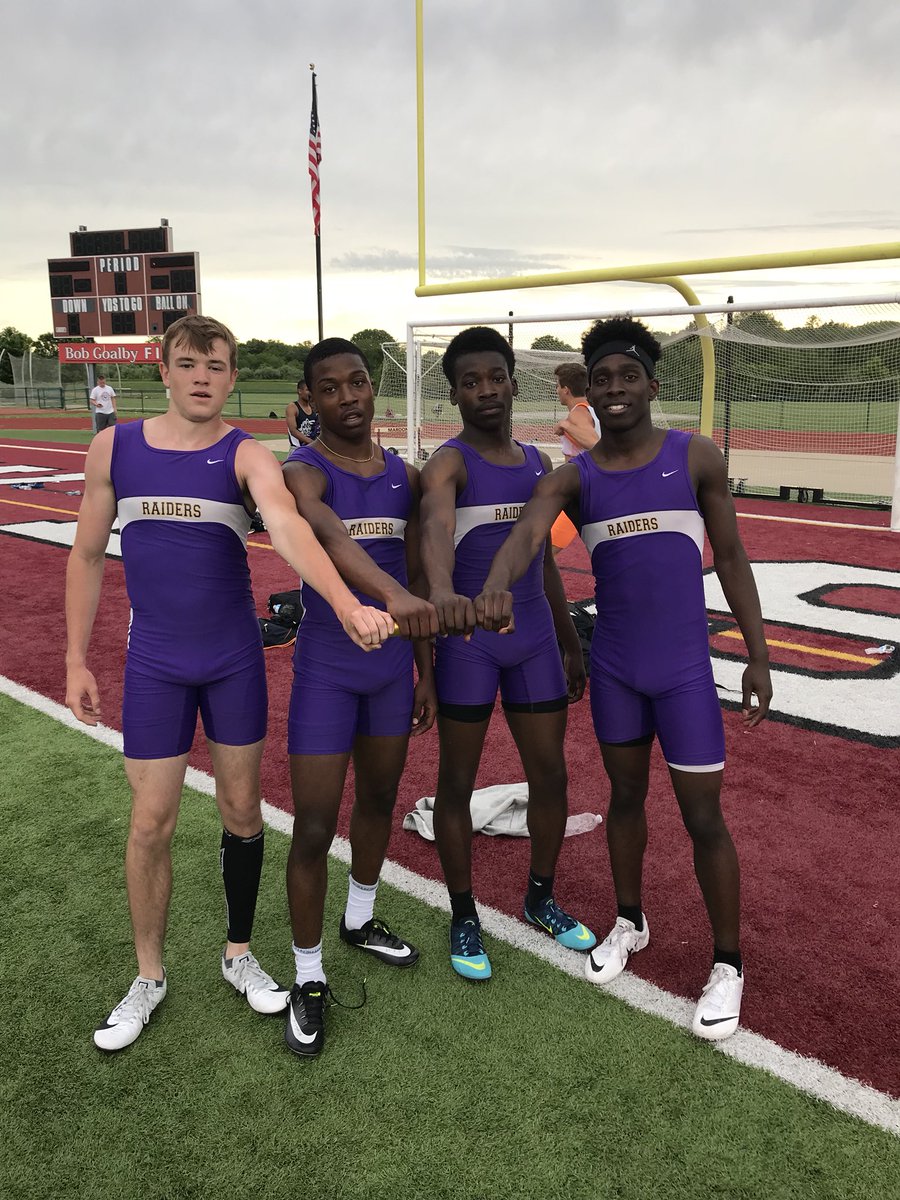 BHSTrackFieldXC's tweet photo. 4x4 wins to qualify...official time 3:19.82! 🔥 https://t.co/TcwO6zk5bq