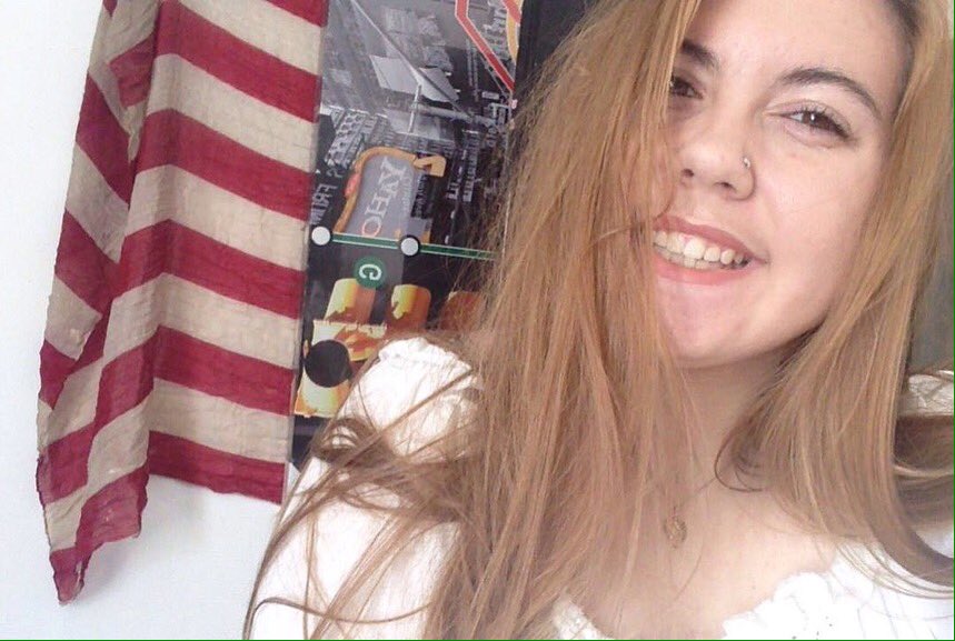 vchlo_'s tweet photo. Hey @chris_offshore i don't know why I'm actually doing this bc I'm not confident at all but I just appreciate and miss you #ConfidentForChris x https://t.co/OgWTeHdTW6