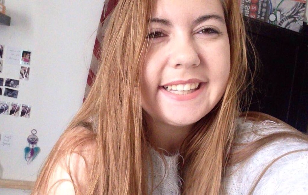 vchlo_'s tweet photo. Hey @chris_offshore i don't know why I'm actually doing this bc I'm not confident at all but I just appreciate and miss you #ConfidentForChris x https://t.co/OgWTeHdTW6