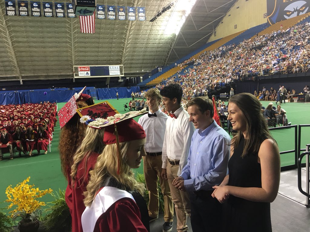 Kimberhalliburt's tweet photo. Congrats to our 2018 @boone_principal Graduates & @CrockettMedia Graduates. Go forth & continue to make us all in @WCDE_TN outstandingly proud! #SetANewBar https://t.co/BMJqP31rC5