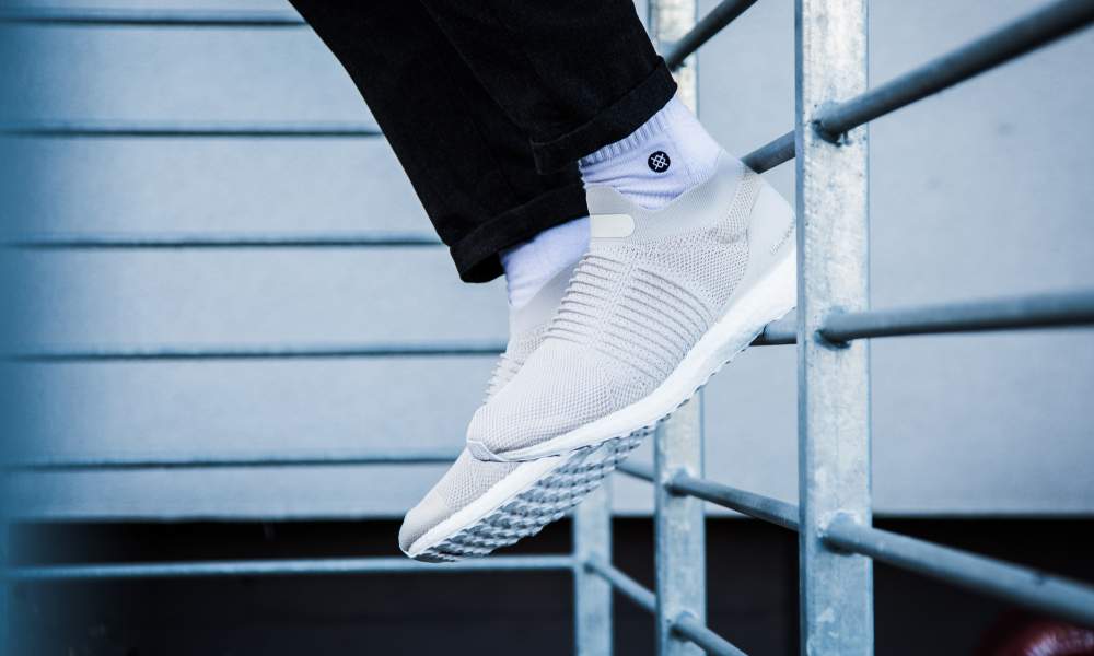 ultra boost laceless chalk pearl