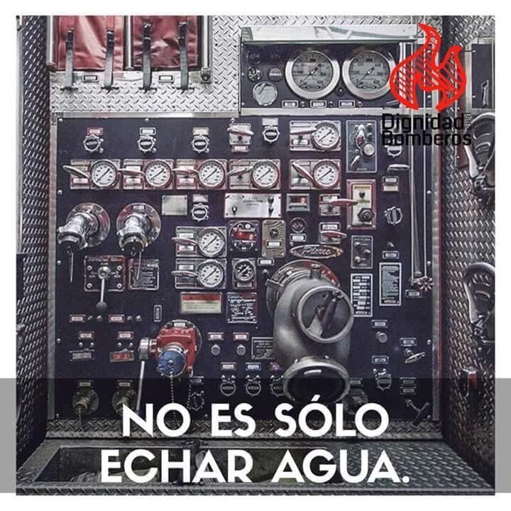 VaelaguaLlc's tweet photo. Ustedes que operan bombas. Les pedimos estudien y practiquen SIEMPRE. Sean profesionales en su labor y no solo “palanqueros”. Esa es la diferencia entre “solo echar agua” y “operar un cuerpo bomba” https://t.co/HzPpzicIRN