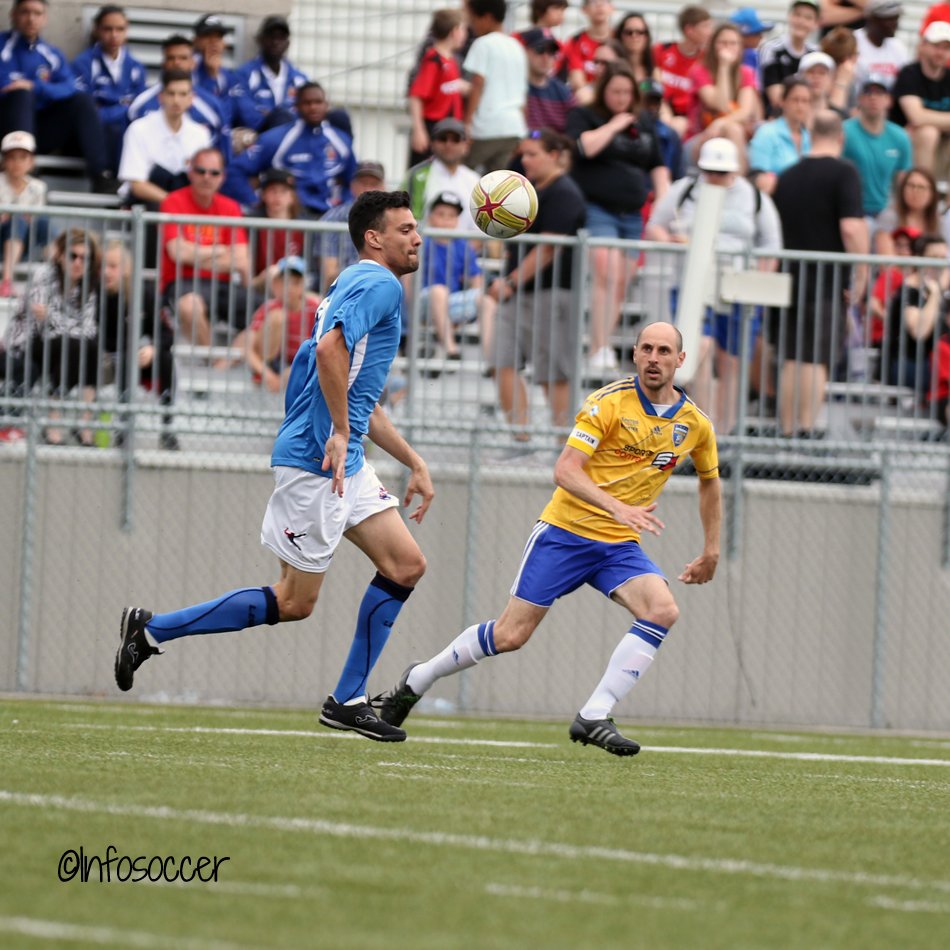 Infosoccer's tweet photo. Dans un match qui ne passera pas à l'histoire entre le @dynamoquebec et le @CSMROgriffons ces derniers l'ont emportés 2-1 et repart avec les 3 points sans faire de bruit... ⚽️🚹 #PLSQ https://t.co/IWEGi1vMJ1
