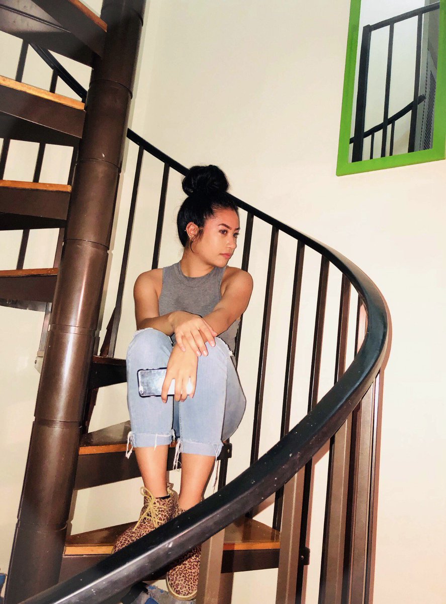 19Yobi's tweet photo. Thank you guys for a good time! I am so grateful for all your asses & glad you guys didn’t buy me many shots b/c I was not tryna look ratchet that night. 😂 Love u all! 👯♀️🖤#MissingOthers #surpriseanddelight @GrowPine25 @Malietarbwillin @AnastasiaD36 @Otina_ @genashuju https://t.co/1jP1vK8wyt