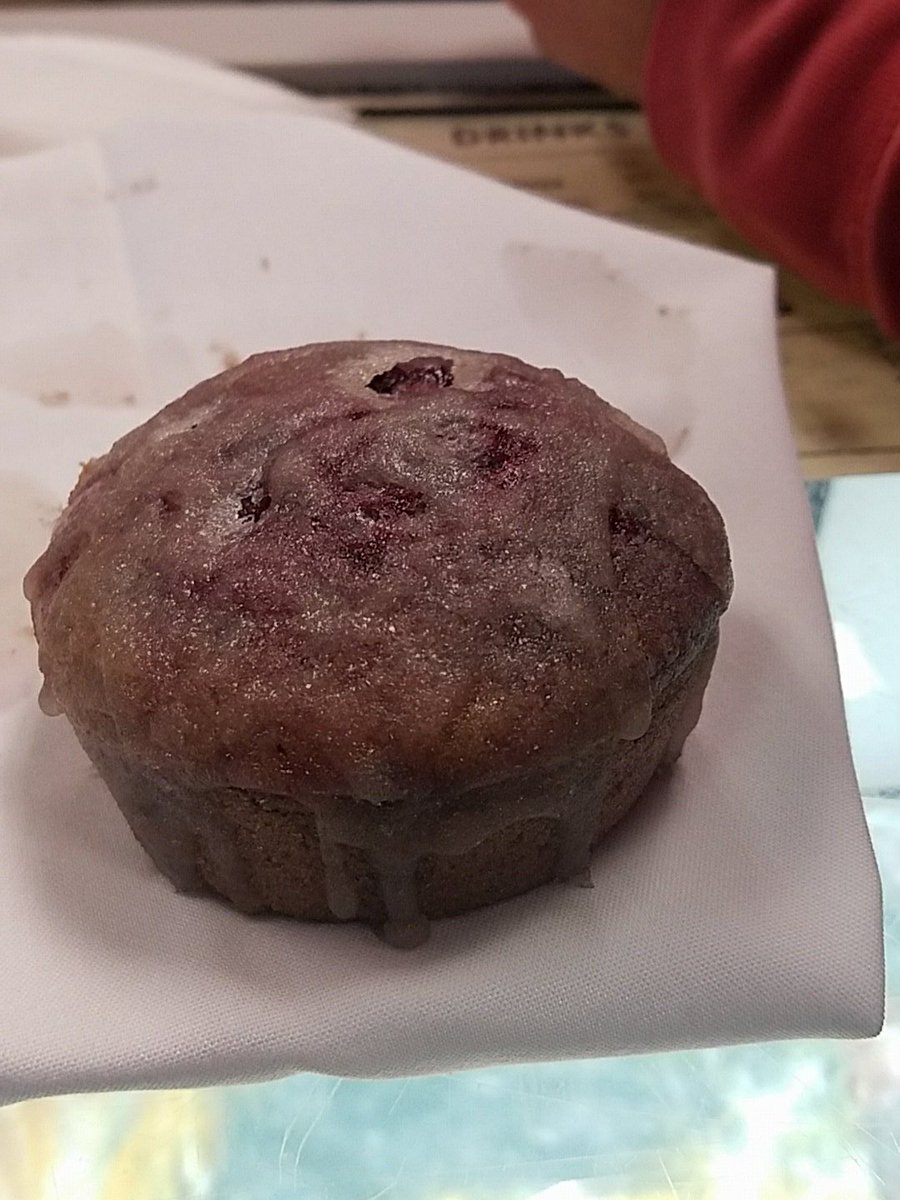 SWBentonHarbor's tweet photo. Enjoyed a mixed berry muffin at The Phoenix Coffeeshop Benton Harbor https://t.co/QTgBRE4SYq