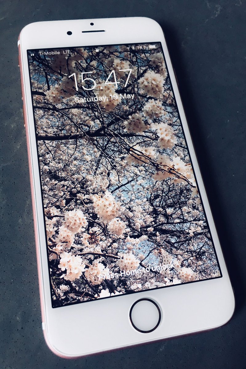 SaritaSchroder's tweet photo. #INTAprotip for non-US attendees: Avoid the hassle of searching for free wifi (or the unpleasantness of racking up huge roaming charges) by bringing a spare phone and getting a local prepaid subscription #INTA2018 #KrogerusIP https://t.co/njqQOBALp7