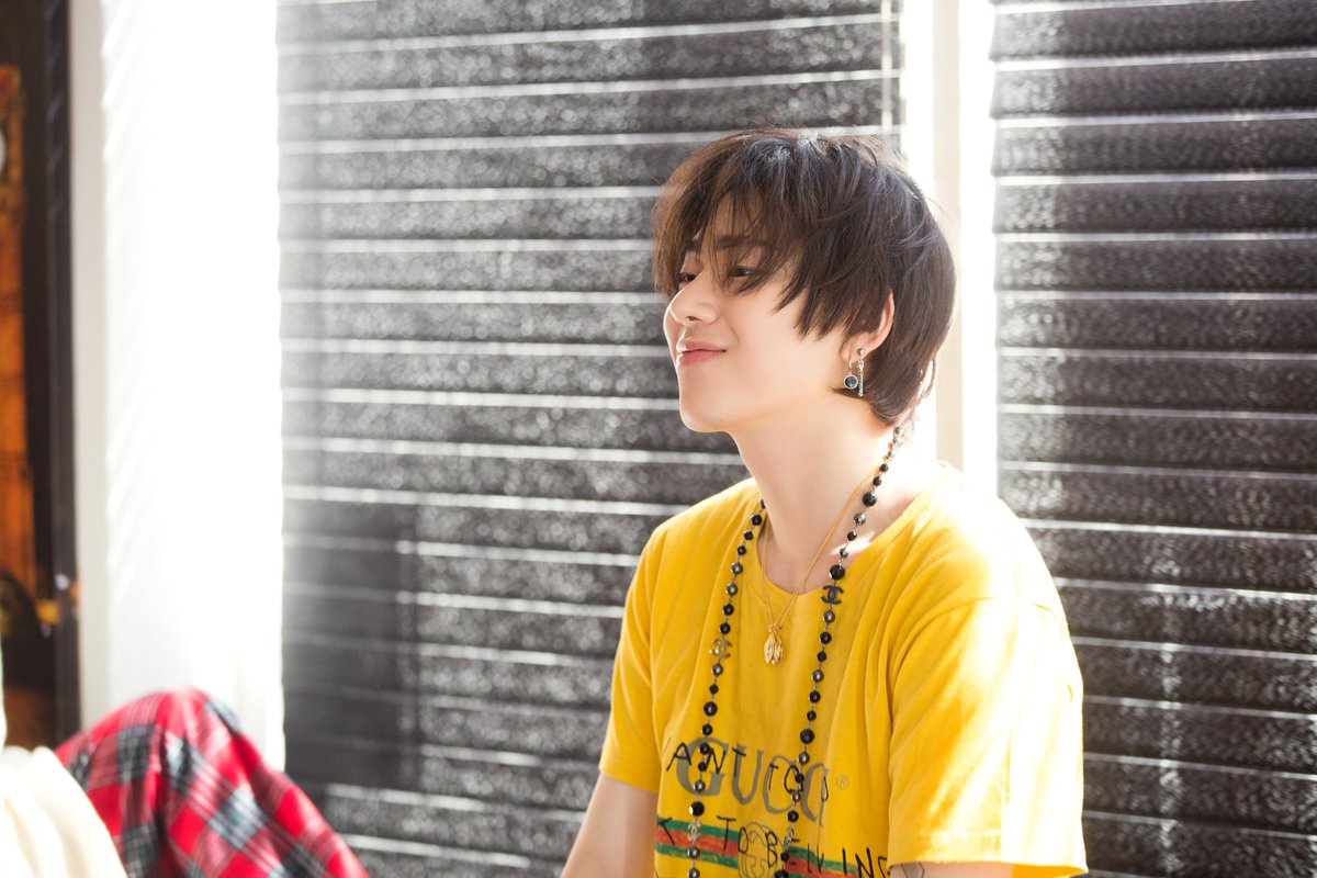 allzikwon's tweet photo. Zikwon in yellow #zikwon #ukwon #zico #aesthetic https://t.co/FbMXlqFdxv