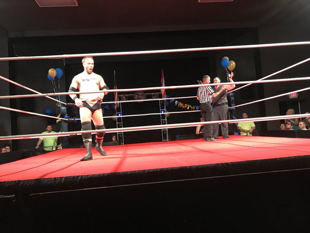 WrestlingCheers's tweet photo. #OCWHouseParty Match #2: @ginodecapo pinned @EthanWrightPro. @OCWonline https://t.co/SSdPmVM0l0