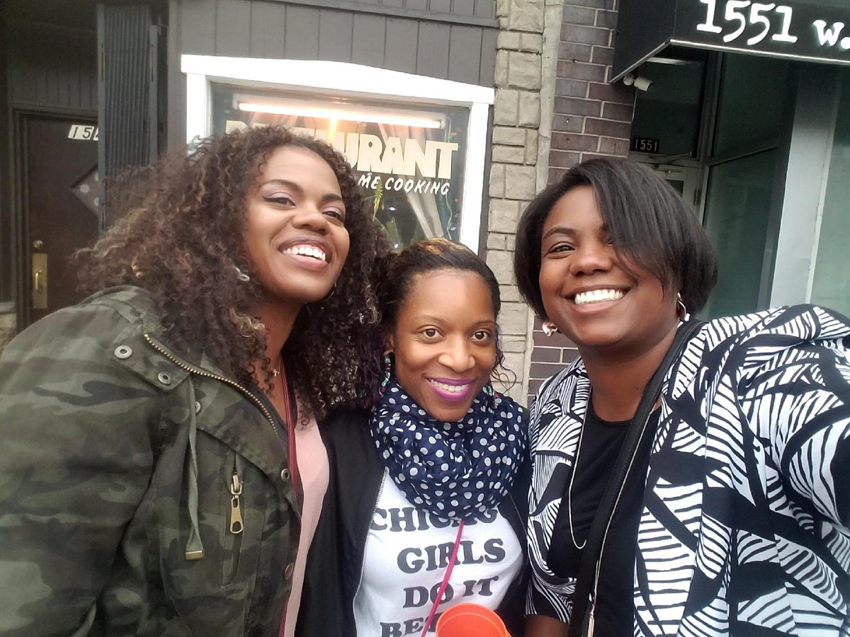 wdfxtv's tweet photo. Good times at the #Chicago @CulturalCrawl 🥂 https://t.co/axIY1LTRJr