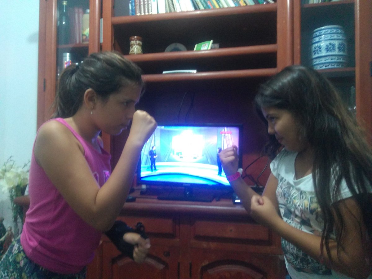 julinhopg22's tweet photo. #ufcnocombate boa noite!! Meninas aqui empolgadas esperando a luta do Pantoja!!
Oss #arraialdocabo #gopantoja #gocanibal https://t.co/y0xGhWeh4t