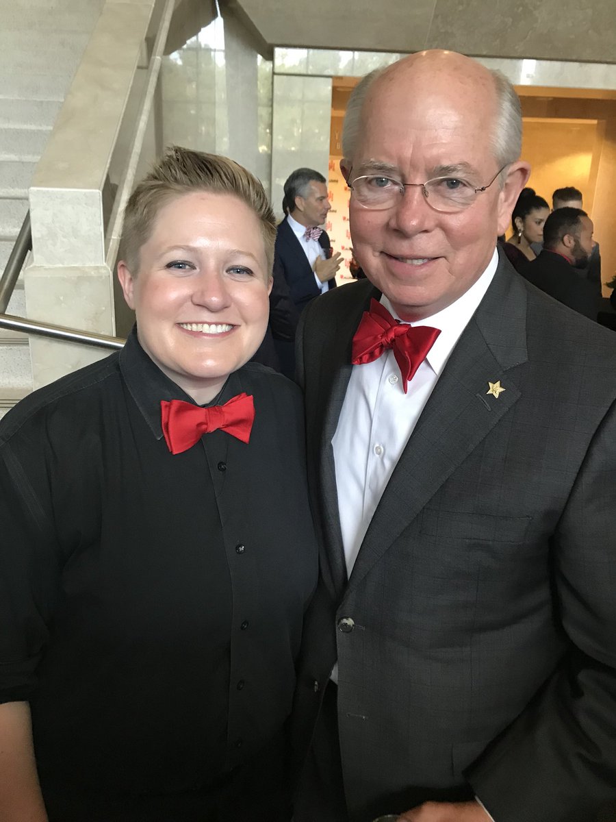 DrNGSmith's tweet photo. #UHRedDinner with College of Education faculty and students to support LGBTQ students https://t.co/H6XjjMtNLq