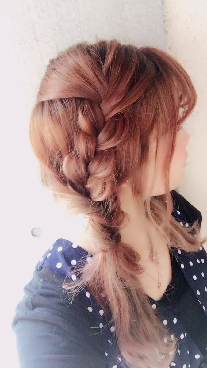 Rico Twitterren 自分で出来るヘアアレンジ パーティーアレンジではなくカジュアルアレンジ 普通の日にする普通の可愛い髪型 Ricoレシピ 三つ編みが出来れば出来ます 編み込みアレンジは可愛いけど出来ないって意見が多いので 三つ編みアレンジです
