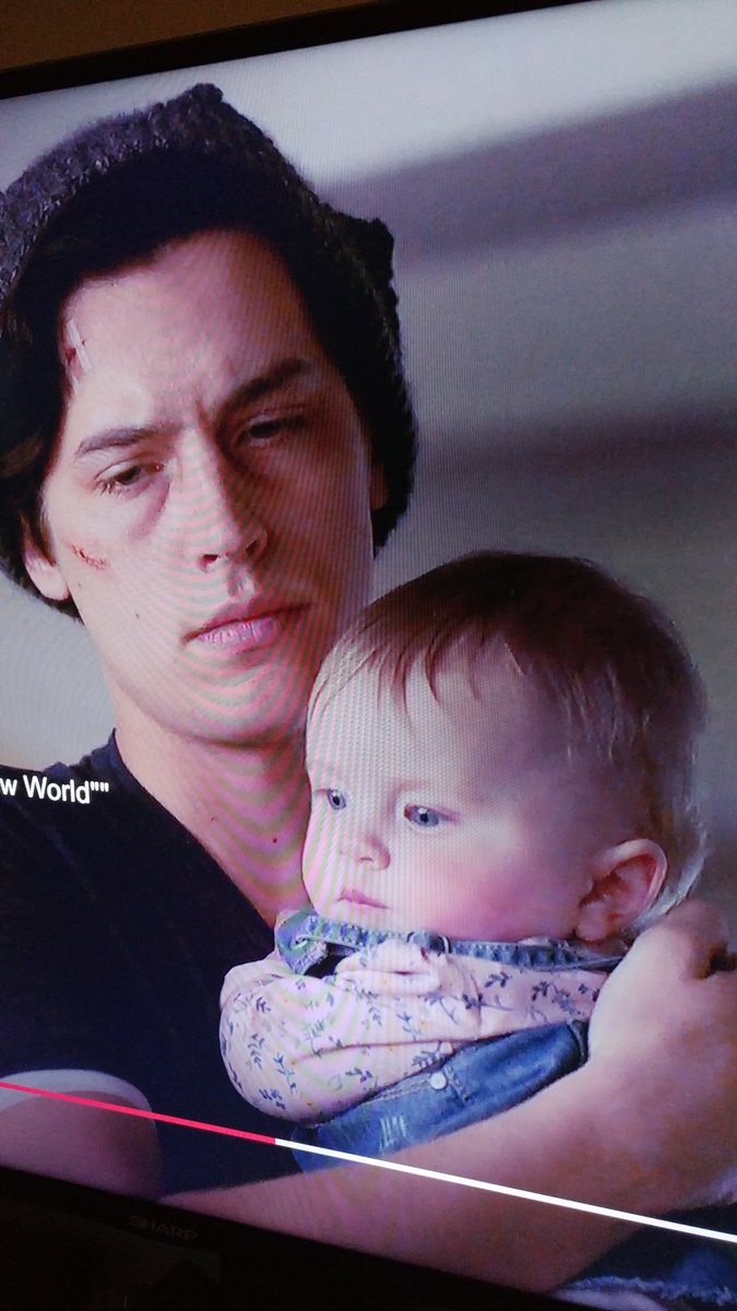 Iamteacup18's tweet photo. @colesprouse ovaries combusting over this scene. You look good holding a baby #JugheadJones #fpj3 #Riverdale #giveJugmorebabiestohold @CW_Riverdale https://t.co/NiLvbQRXcC
