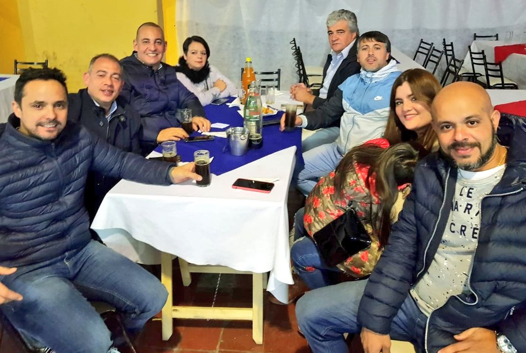 miguelsiciliano's tweet photo. Terminamos el Sábado de Peña en Barrio Pueyrredon. Gracias Viviana y a toda la Comisión del Club Pueyrredon por invitarnos y por hacernos parte de esta gran familia hermosa. #PensandoCordoba https://t.co/2chqGimlX6