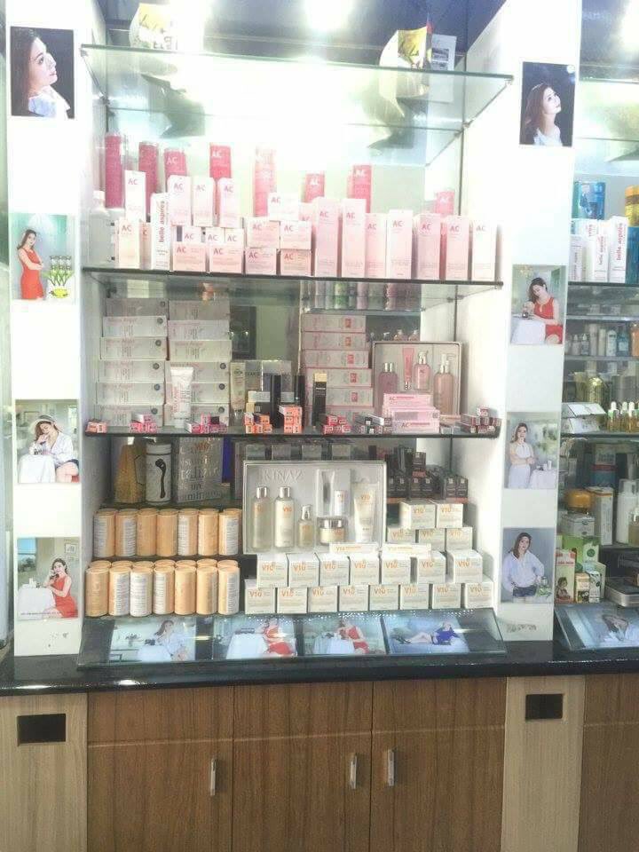 VanLe_Skinaz's tweet photo. CÁC CỬA HÀNG MỸ PHẨM, SPA TRÊN CẢ NƯỚC ĐỒNG LOẠT BÁN #SKINAZ HQ.
💞SKINAZ – CHẤT LƯỢNG TẠO NÊN SỰ KHÁC BIỆT.
Được sx từ nhà máy GMP chuẩn Quốc Tế tại HQ – là sp nhập khẩu 100%.
🔰 https://t.co/wsj0IsgT9a
📲/zalo: #Vân_0932686338 
#SkinazBeauty 
#JolaCosmetics https://t.co/9YcFoFNSAZ