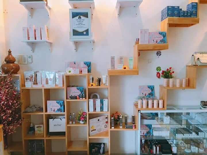 VanLe_Skinaz's tweet photo. CÁC CỬA HÀNG MỸ PHẨM, SPA TRÊN CẢ NƯỚC ĐỒNG LOẠT BÁN #SKINAZ HQ.
💞SKINAZ – CHẤT LƯỢNG TẠO NÊN SỰ KHÁC BIỆT.
Được sx từ nhà máy GMP chuẩn Quốc Tế tại HQ – là sp nhập khẩu 100%.
🔰 https://t.co/wsj0IsgT9a
📲/zalo: #Vân_0932686338 
#SkinazBeauty 
#JolaCosmetics https://t.co/9YcFoFNSAZ