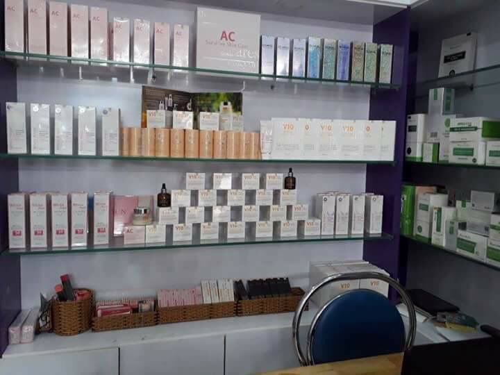 VanLe_Skinaz's tweet photo. CÁC CỬA HÀNG MỸ PHẨM, SPA TRÊN CẢ NƯỚC ĐỒNG LOẠT BÁN #SKINAZ HQ.
💞SKINAZ – CHẤT LƯỢNG TẠO NÊN SỰ KHÁC BIỆT.
Được sx từ nhà máy GMP chuẩn Quốc Tế tại HQ – là sp nhập khẩu 100%.
🔰 https://t.co/wsj0IsgT9a
📲/zalo: #Vân_0932686338 
#SkinazBeauty 
#JolaCosmetics https://t.co/9YcFoFNSAZ