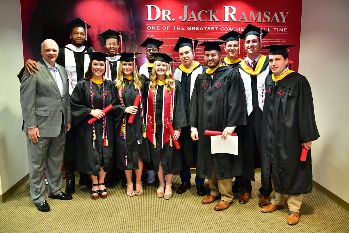 SJUHawks_MBB's tweet photo. Congrats to our graduates - sorry we missed Christian Vega in the early tweet. Best of luck to all- you will be missed #THWND #Hawk18 https://t.co/ZJ6LNuPqP5