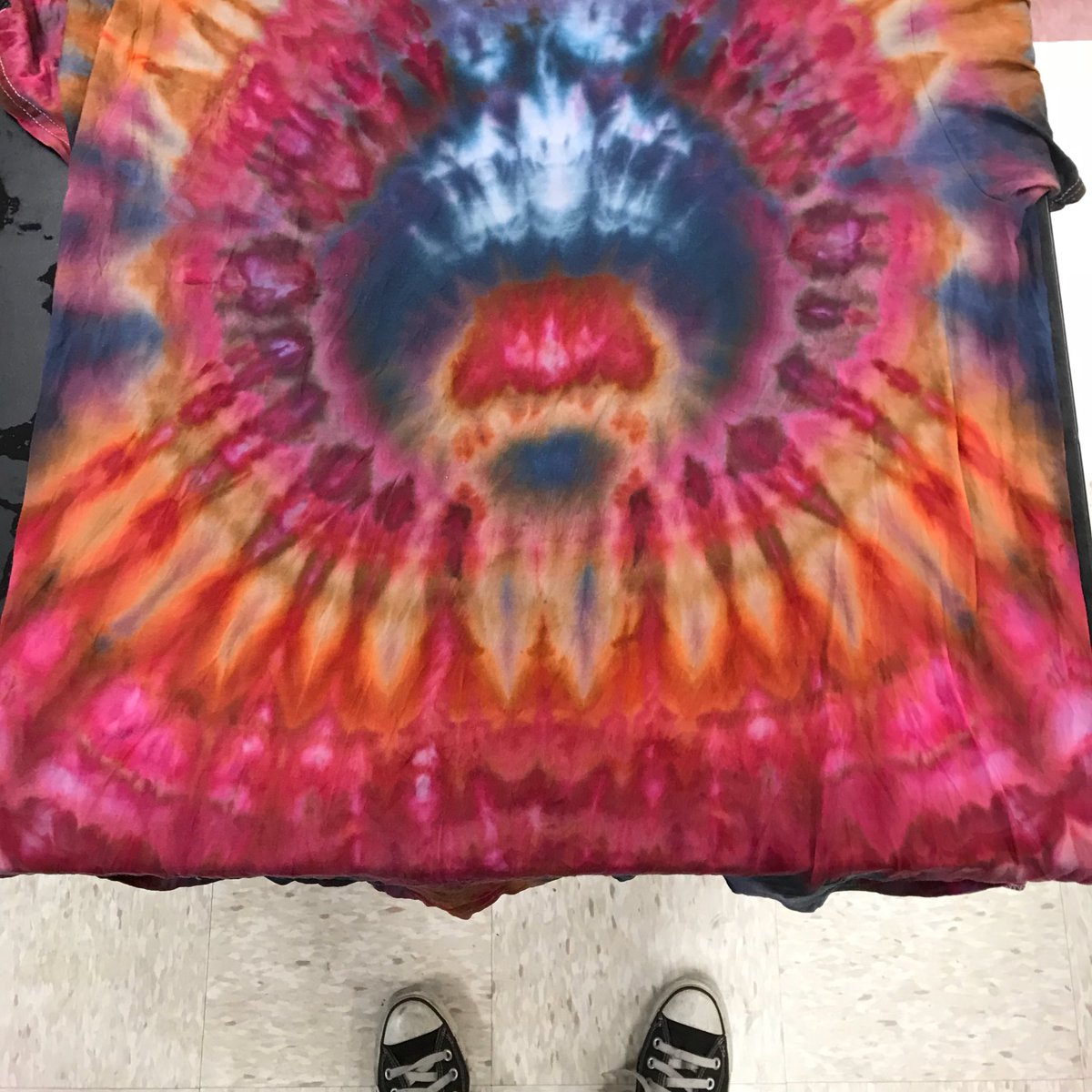 teachrad_art's tweet photo. Ice Dye Success ❄️ https://t.co/jWtFB5sKmF