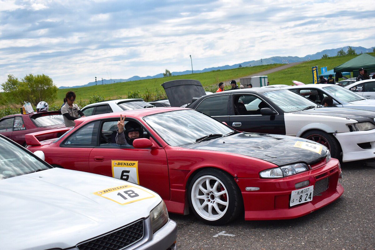 suzusyo100's tweet photo. 水たまりに足を掬われるしょた氏
#砂川
#アクセレラ
#acceleratires https://t.co/Hj0QA861CM
