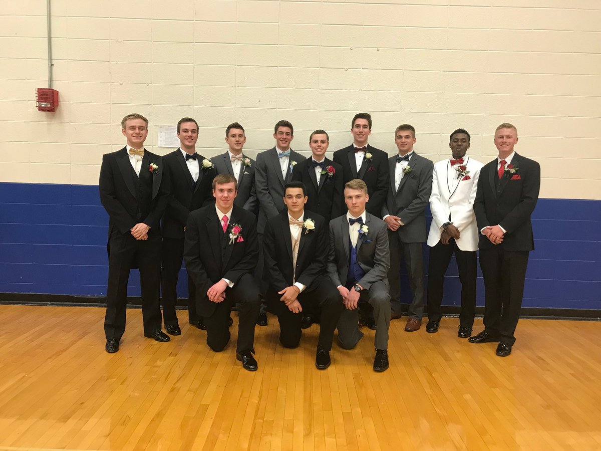 lzhsboysbball's tweet photo. Happy Prom 2018 from your Elite Eight Bears! #lznation https://t.co/Lm5NUxKO5S