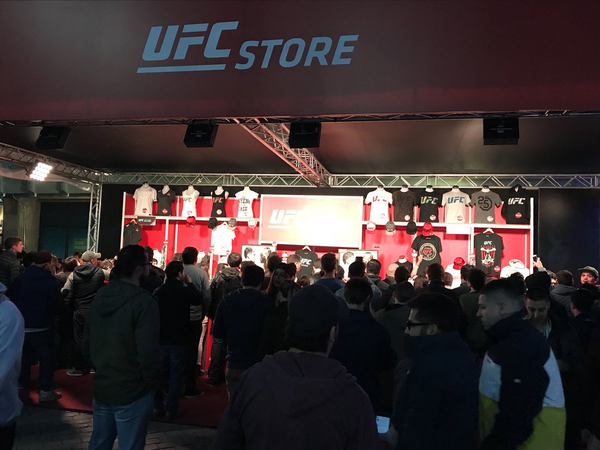 adnradiochile's tweet photo. Continuamos en #UFCenChile #UFCenADN con la pelea entre Alexandre Pantoja vs Brandon Moreno https://t.co/qm3kK2iBVW