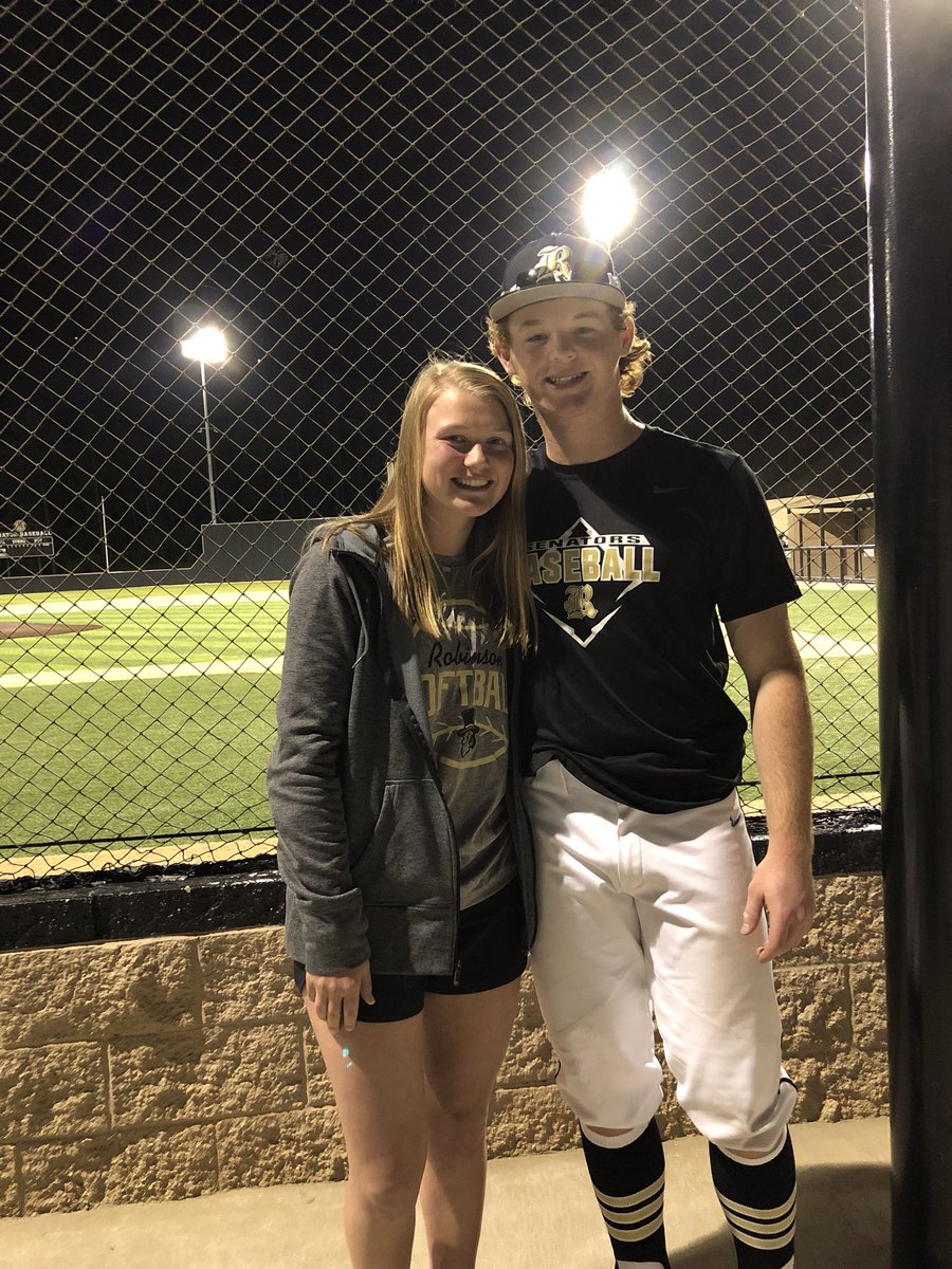 sydneealayne's tweet photo. thanks for making sophomore year so great !! #only3moredays https://t.co/rUolXpPGss