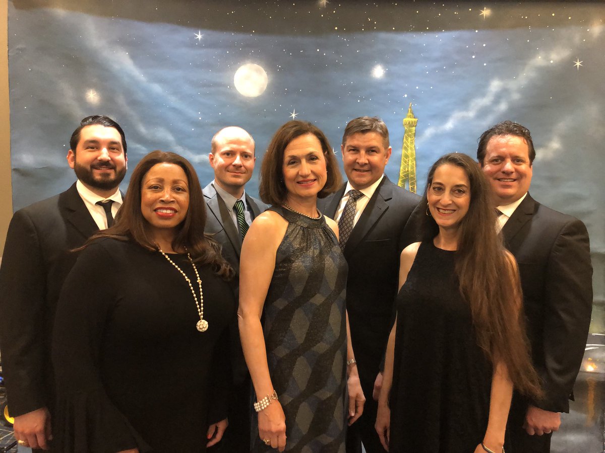 Ready for #prom2k18 with my awesome Team!