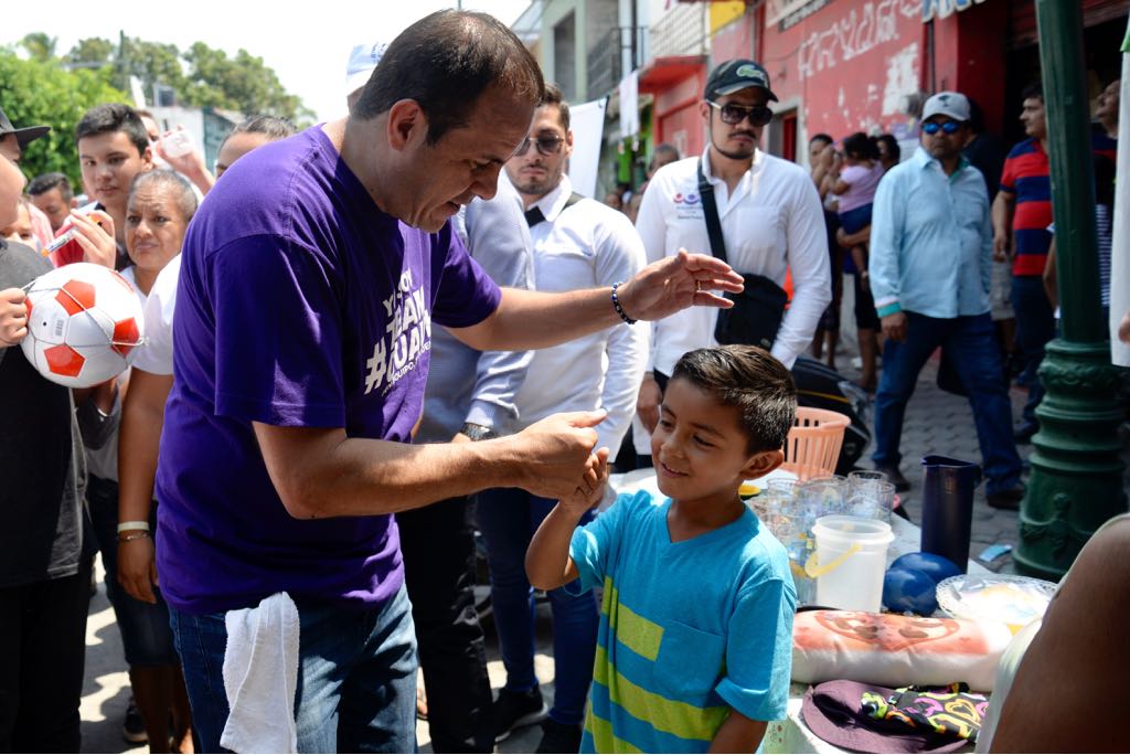 LaCronicaDeHoy's tweet photo. #Elecciones2018 Cuauhtémoc Blanco ofrece seguridad, educación y salud para Morelos https://t.co/CEBQSdgMKG https://t.co/esZdf7aU4S