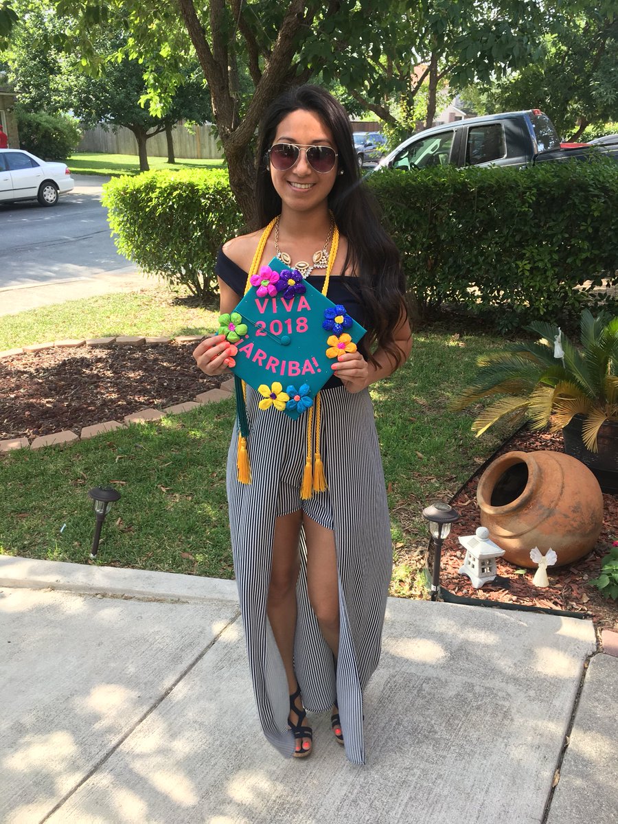 adriimichelleee's tweet photo. On to the next one!❤️🎓
#PACGrad2018 #PACAlumni #fiestathemecap https://t.co/uXoViFqXCK