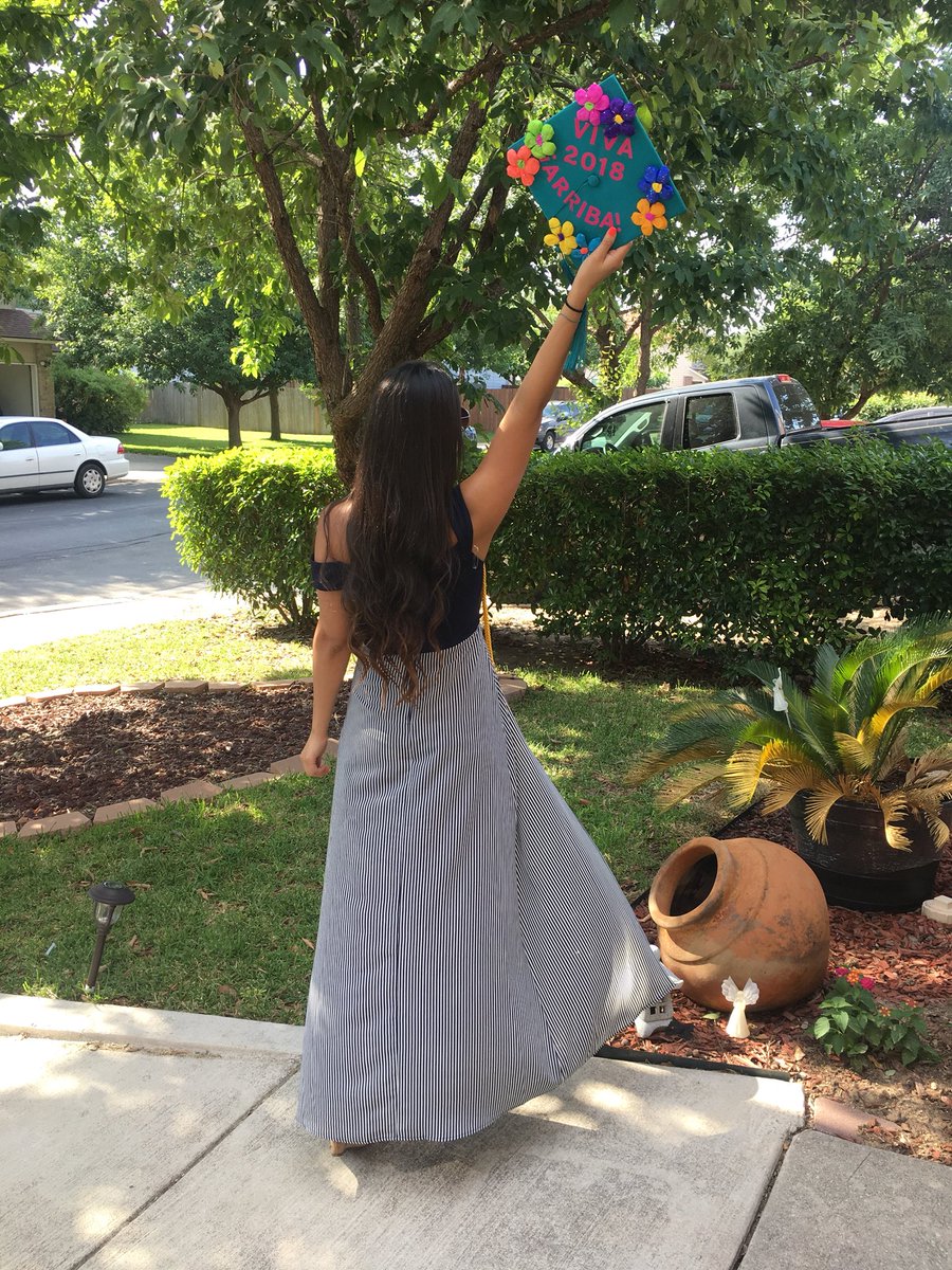 adriimichelleee's tweet photo. On to the next one!❤️🎓
#PACGrad2018 #PACAlumni #fiestathemecap https://t.co/uXoViFqXCK