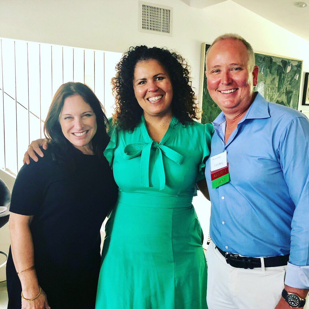 caroline_leach's tweet image. Fascinating @USCAnnenberg salon today with alums, parents and students! ✌🏼❤️💛✌🏽Prof @safiyanoble talked about the big questions in her book #algorithmsofoppression. 
#ascj #ascjalumni #USCAlumni #fighton