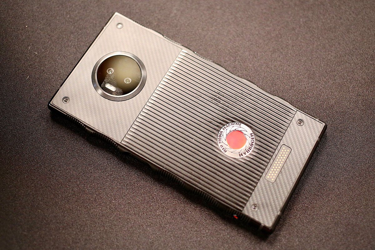 verge's tweet photo. Hands-on with the RED Hydrogen One, a wildly ambitious smartphone https://t.co/fXgVAkY5bh https://t.co/36Ow1dKEvB