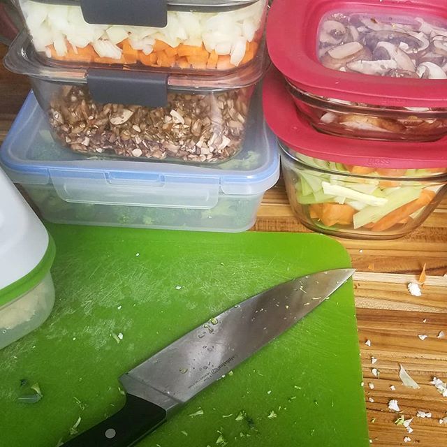 HeatherLMcCurdy's tweet photo. Prepping ahead is THE way to go when you're balancing work and home life.
#yourpracticalkitchen #prepahead #produce #freshproduce #easyprep #eatbrighter #produce #veggies #carrots #celery #cauliflower #mushrooms #onions https://t.co/678K0WKi2k https://t.co/ArEhoAik6X