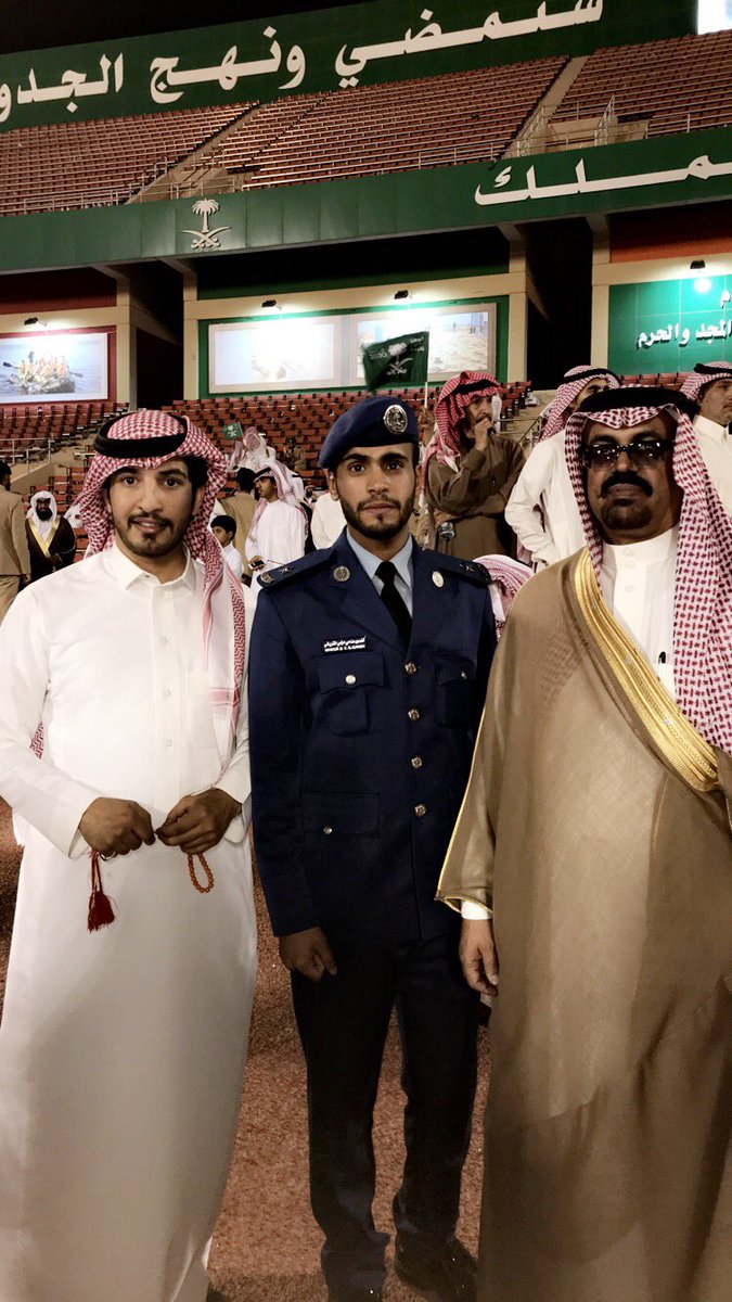 Abood9911Abood's tweet photo. ابارك لاخي الملازم طيار منصور بن مناحي القريشي على تخرجه من القوات الجويه الملكيه السعوديه والله يوفقك في خدمة دينك ووطنك ومليكك وعقبال المراتب العليا ❤️ https://t.co/tL4VWWIfT5