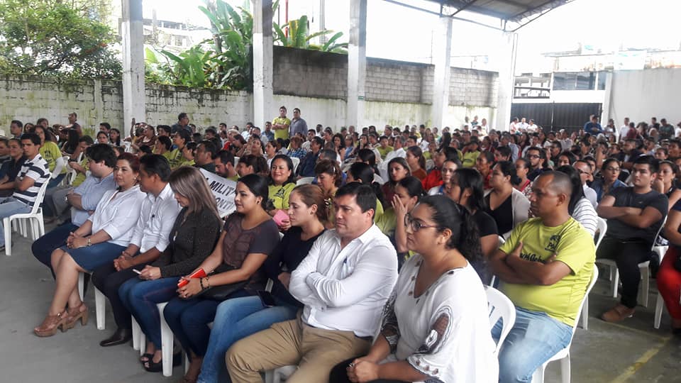 ManuelOchoa64's tweet photo. Me puede faltar todo, menos el respaldo de mi gente, agradezco por mostrar el apoyo total a mi candidatura como Director Provincial de Alianza País en Sto. Dgo. Gracias a toda la militancia por ese compromiso.
¡Me debo a mi pueblo y estaré para ustedes! https://t.co/zOI7xQ35ty