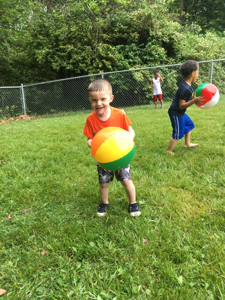 mrsamysclass's tweet photo. We don’t need sunshine to have a wonderful time with our messy, water day! Our afternoon class loved being outside even with overcast skies. https://t.co/UkP8urWlNX