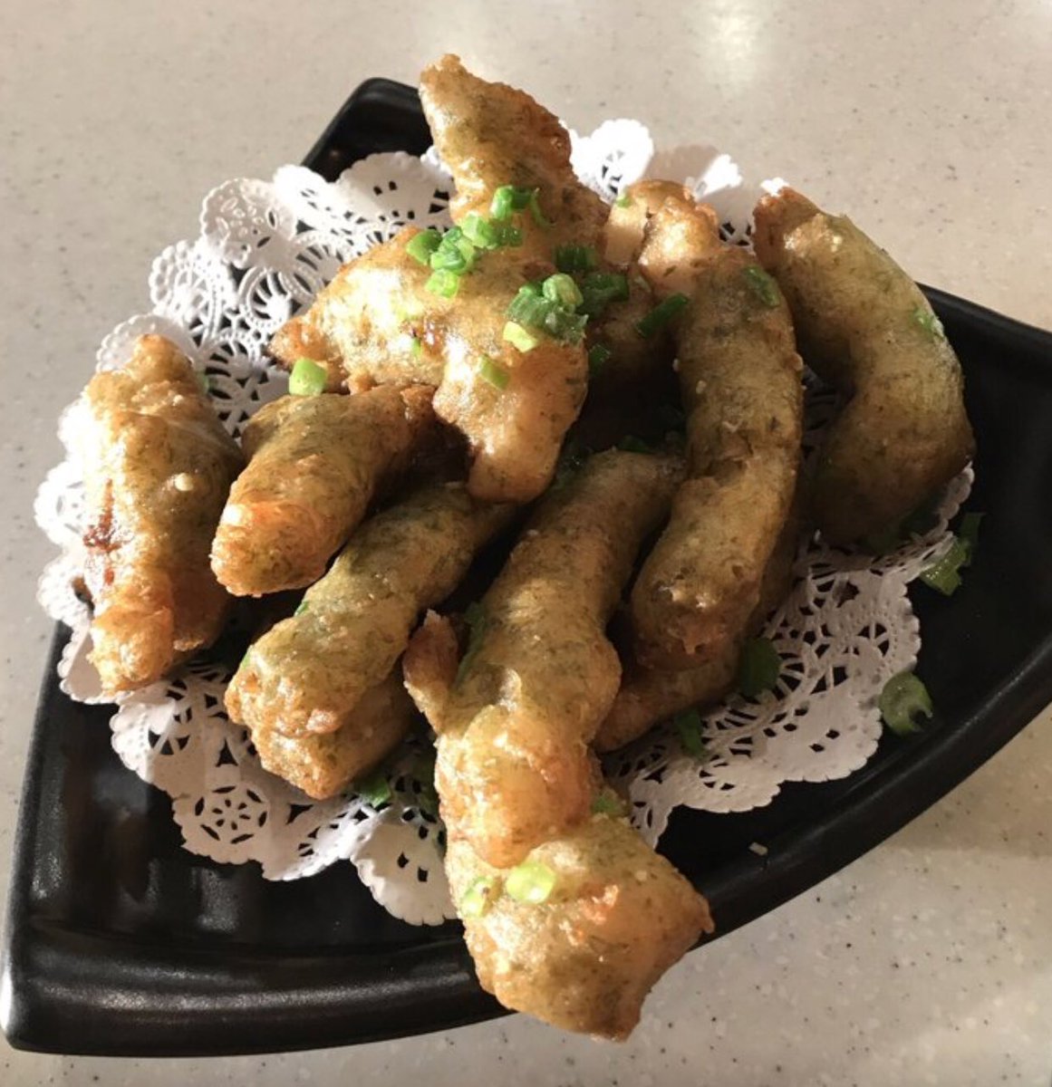 Tastynoodleca's tweet photo. CRUNCHY YUMMY fish! https://t.co/xyk4U72ABp
