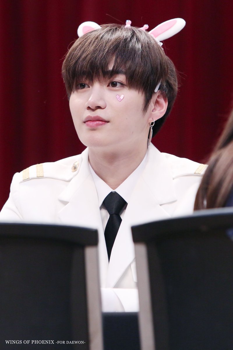 wop_317's tweet photo. 180429 CTS아트센터 팬사인회

🐰🐰🐰💖💖💖💖💖

#유앤비 #UNB #대원 #DAEWON https://t.co/091oxn5qrI