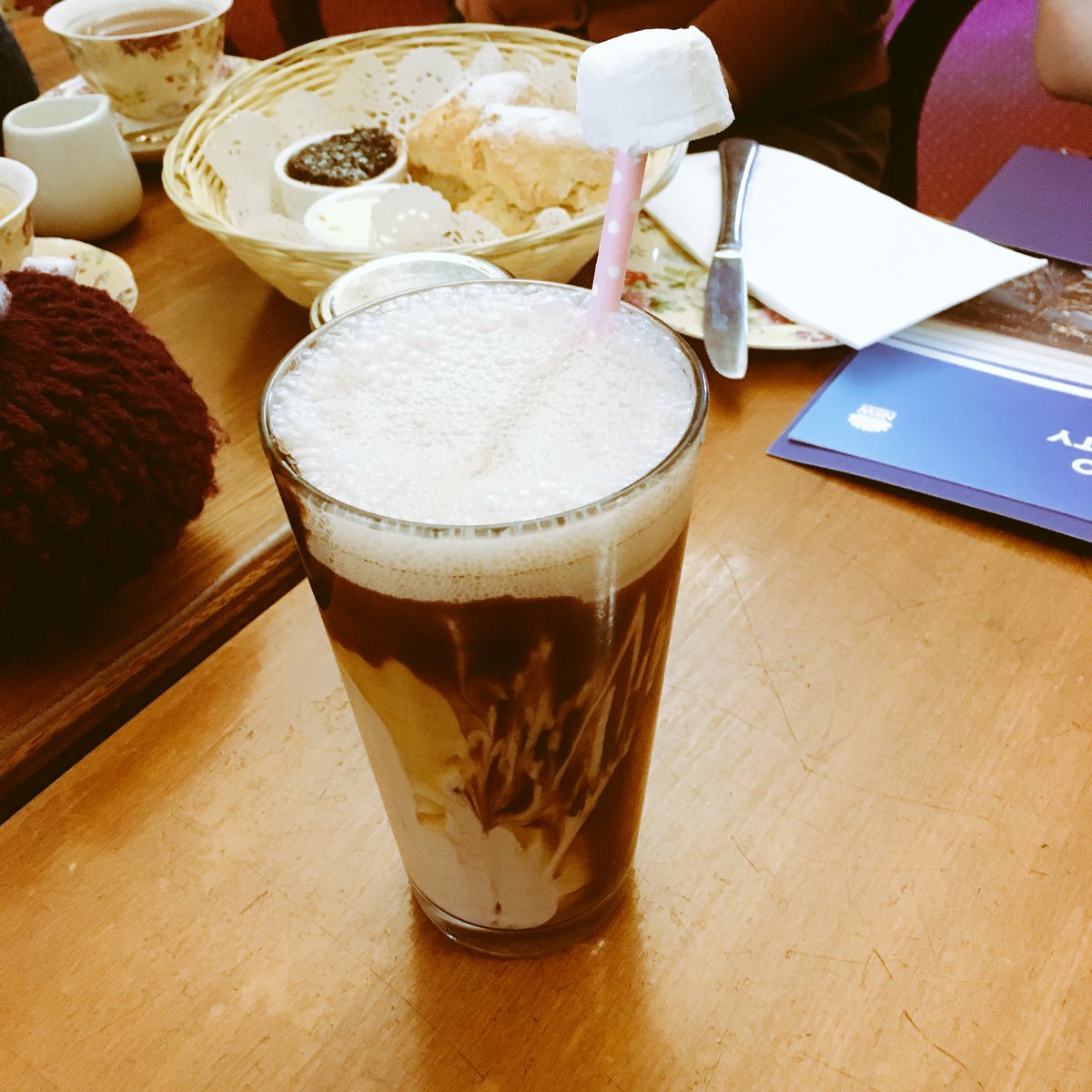 WalterLeePhD's tweet photo. It only took me three (3) attempts to successfully order a milkshake (or thickshake) in Australia. 😭
My first order vs. my last order. #AussieRulesRSAP #RSAP18 #Thickshake #Fritzenberger #RSAPBestFoodCompetition https://t.co/6CpsdLJ7Ed